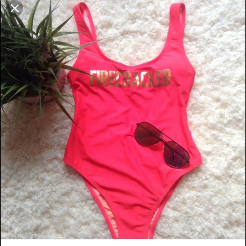 Swimsuit! One piece ! Open back